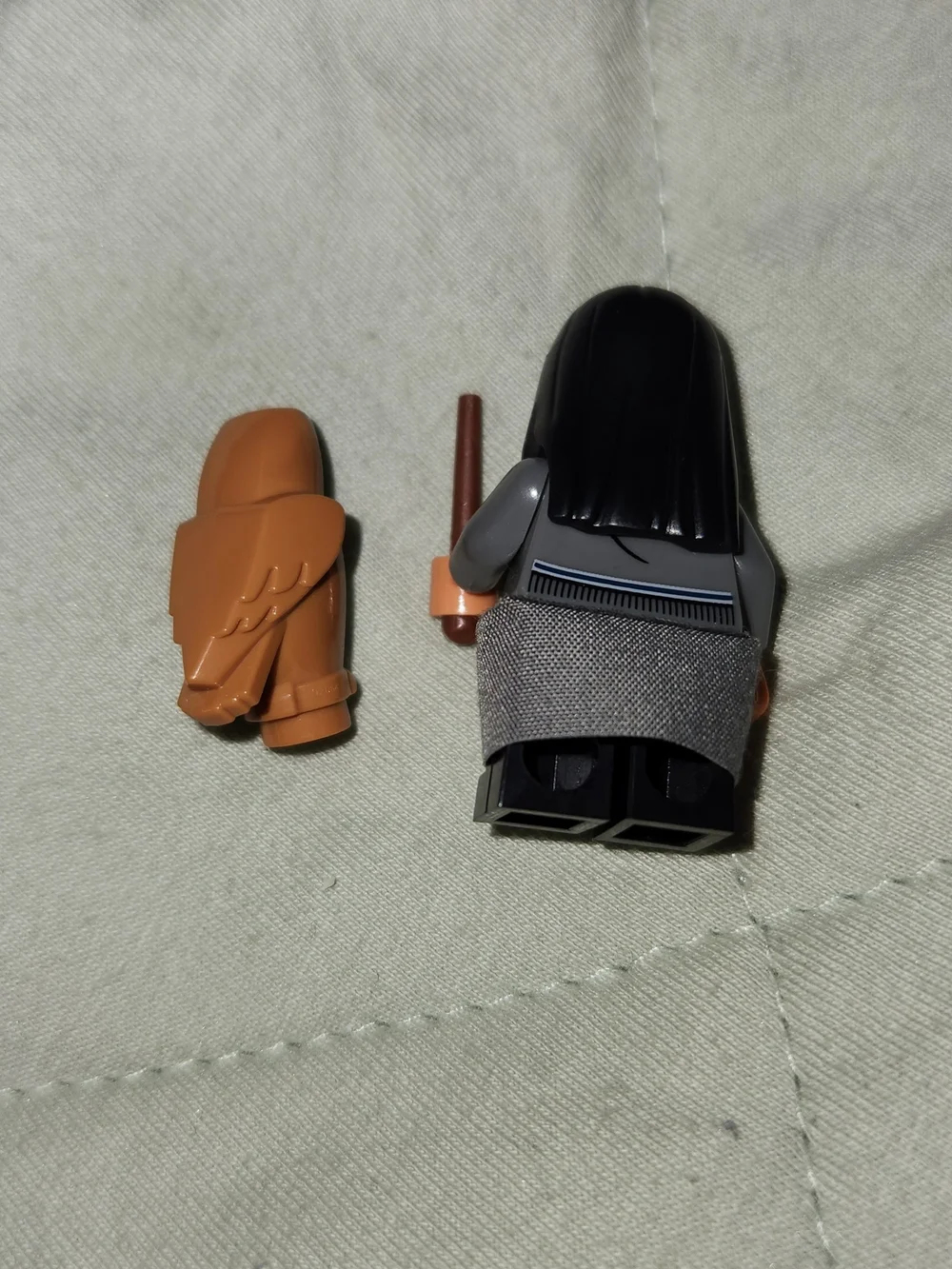 Lego minifigure gray